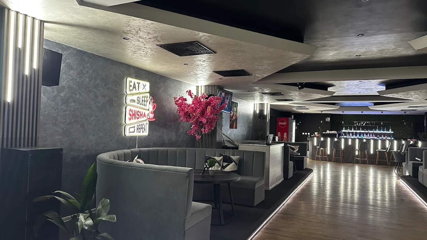 Интериор на Dazzu Bar